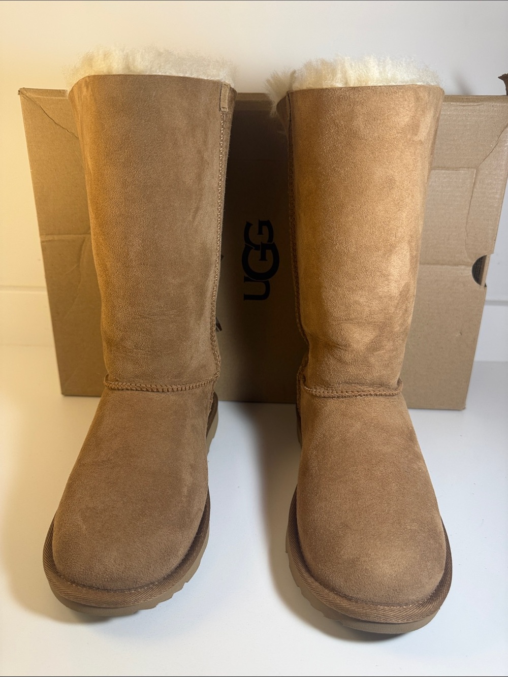 UGG Bailey Bow Tall II Boots - Chestnut - Size 6 Big Kids (Fits Women’s Size 8)